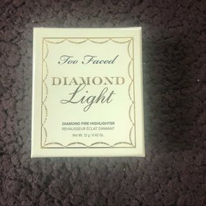 Too Faced Diamond Highlight
